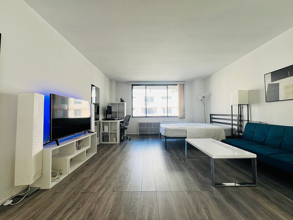 1st image of 350 W 50th St APT 4CC