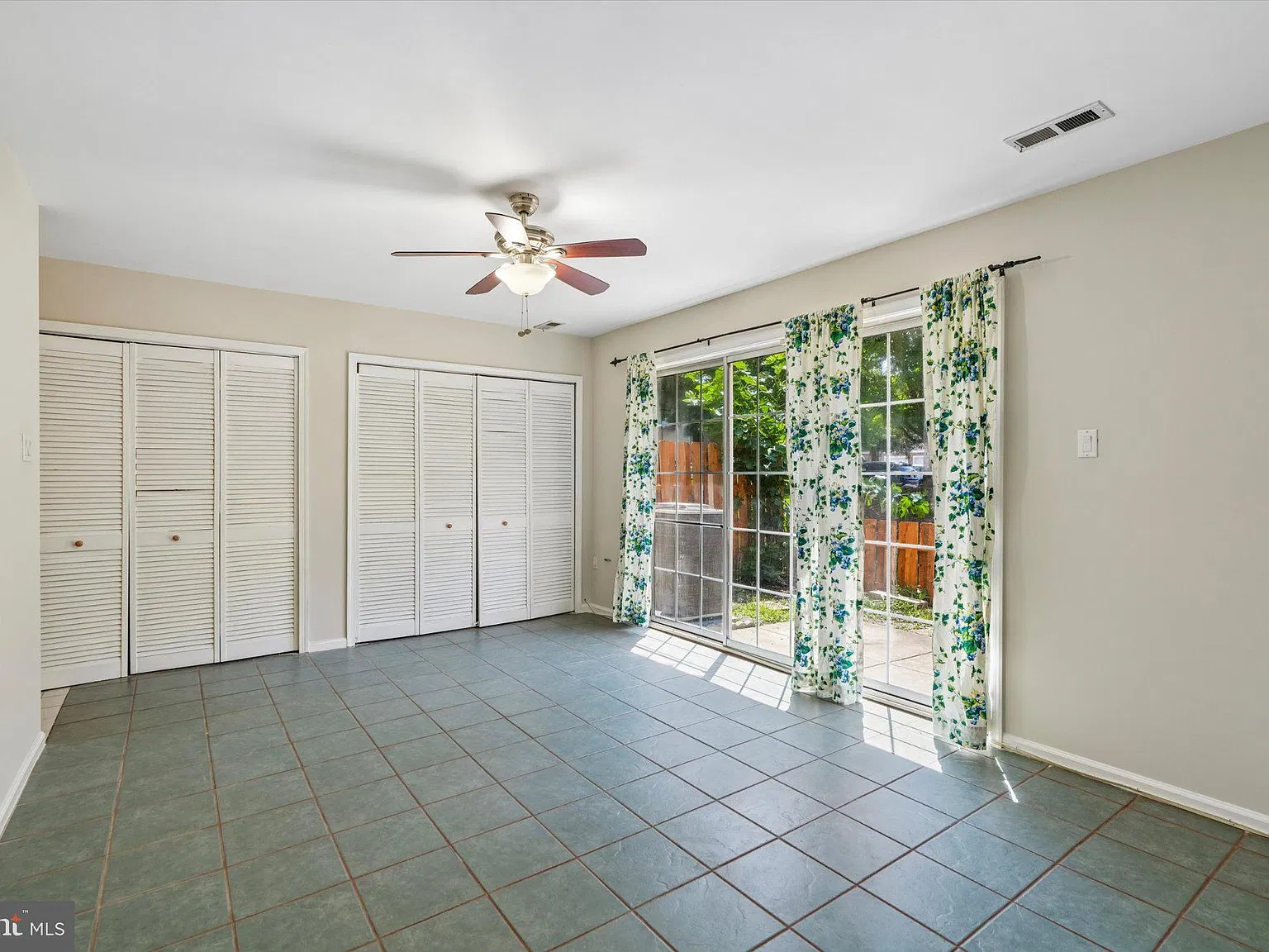 3 bed, 2.5 bath, 1936 sqft, $2,900 — Photo 4