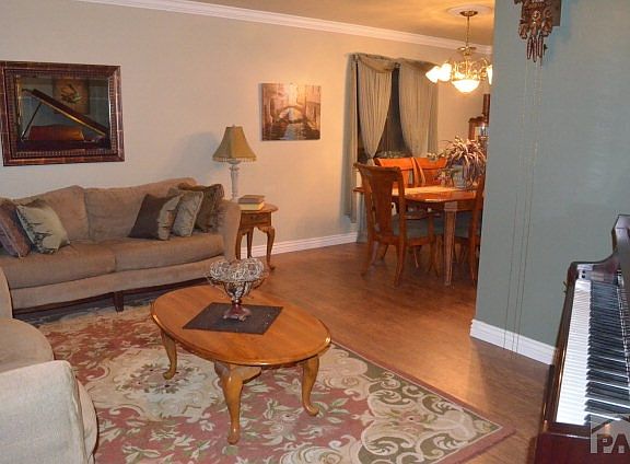 3rd image of 7 Queensbridge Dr