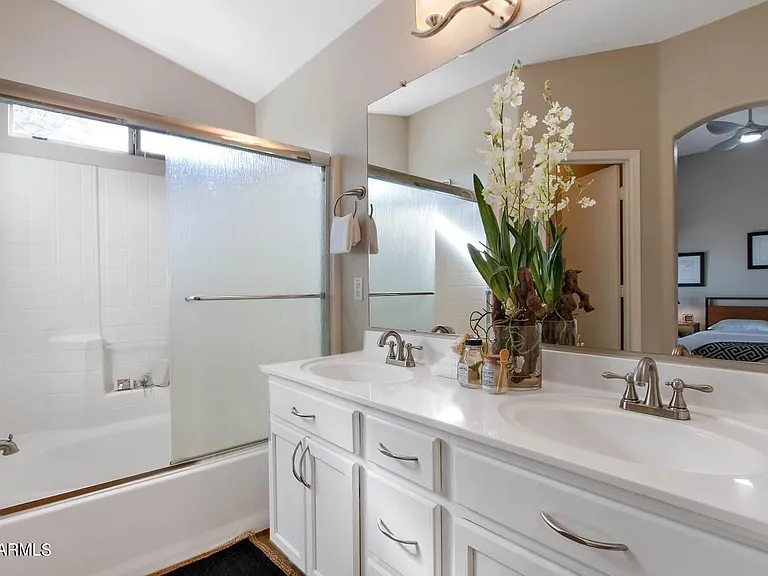 6494 S Foothills Dr — Photo 24