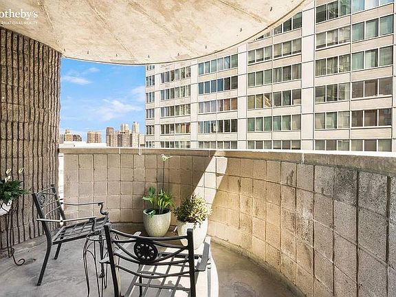 3rd image of 44 W 62nd St APT 15C
