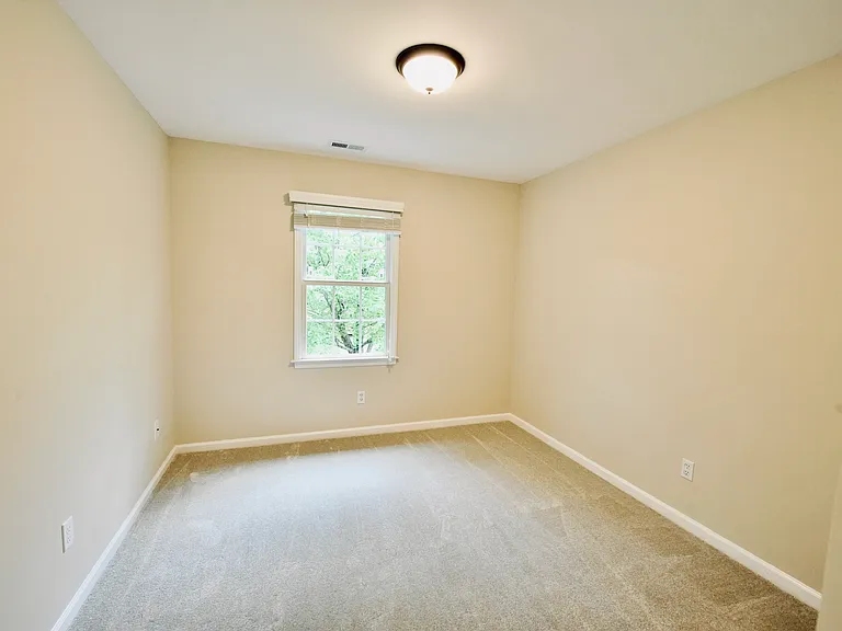 962 Saint Catherines Dr — Photo 26