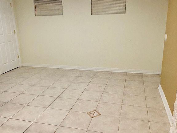 4th image of 4023 N Odell Ave #1