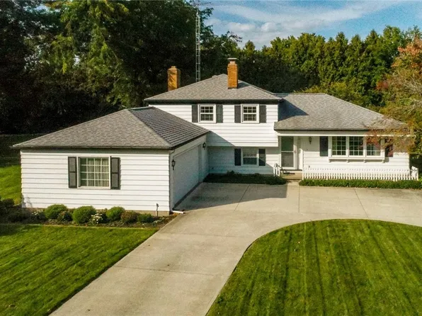 3105 James Ave, Huron, OH 44839
