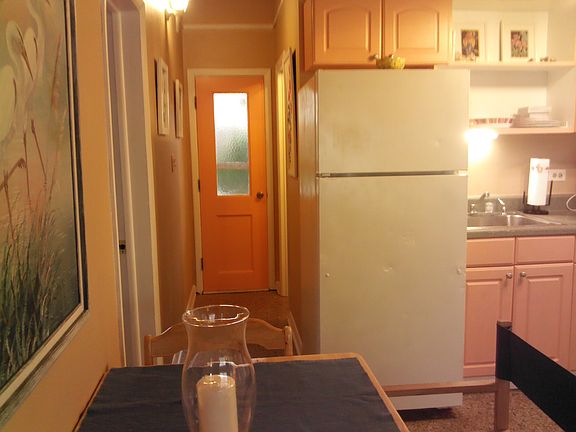 5th image of 218 Jasmine Pl