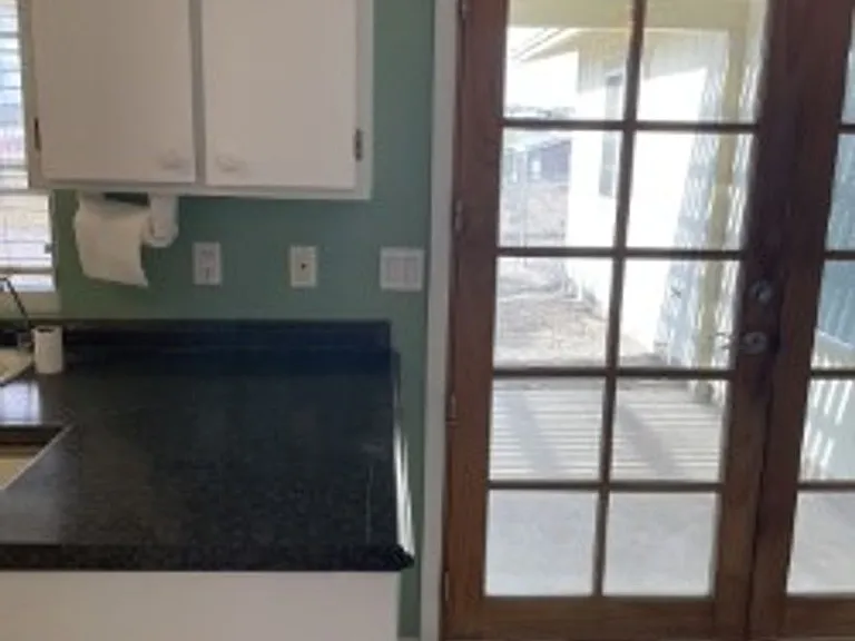 2543 Inverness Dr — Photo 10