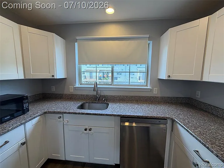29415 Glen Oaks Blvd E — Photo 11