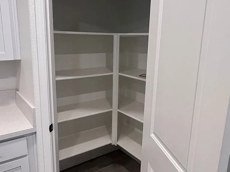 417 Fortuna Ct — Photo 3