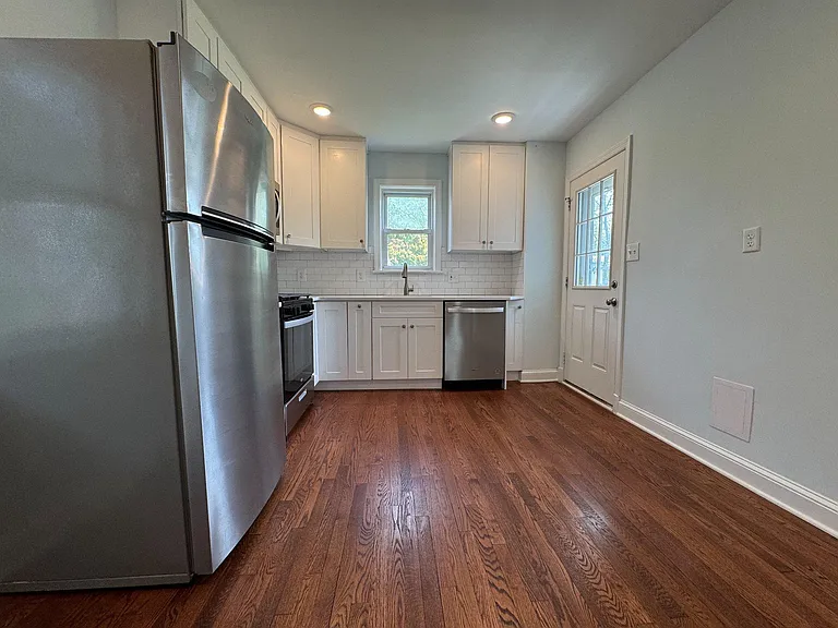 9405 Rhode Island Ave — Photo 14
