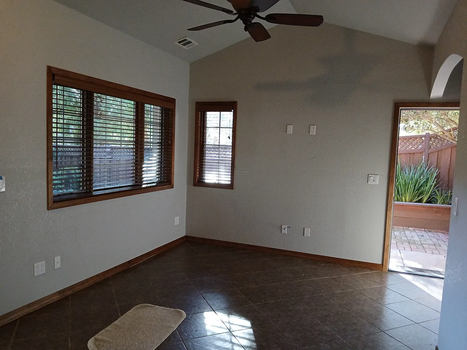 5584 Cold Water Dr — Photo 4