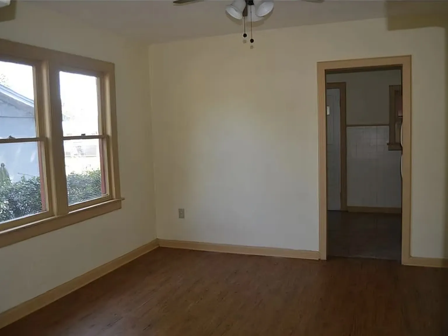 2 bed, 825 sqft, $1,400 — Photo 2