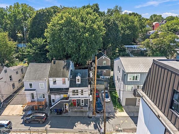 3rd image of 676 Pine St