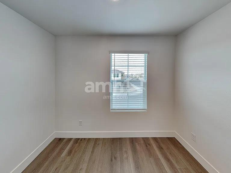 5879 Vaes Dothrak St — Photo 16