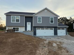 28716 Woodland Heights Dr, Warrenton, MO 63383