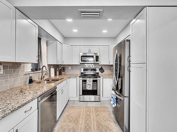 3rd image of 3540 SW 12th Court