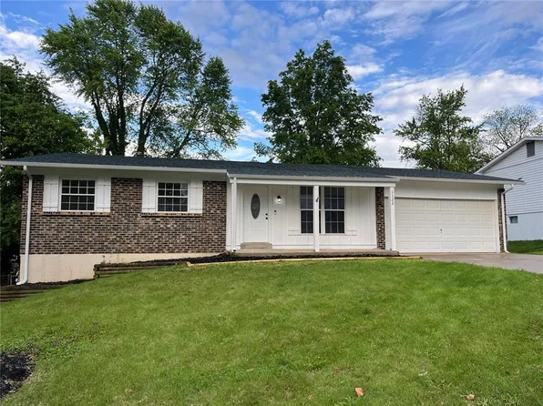 1122 Yorktown Dr, Saint Charles, MO 63303