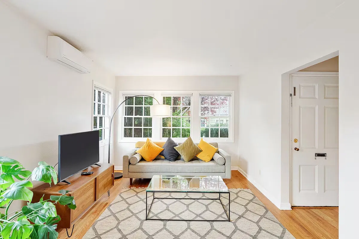 1 bed, 700 sqft, $2,100 — Photo 4