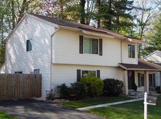 124 Avondale Dr, Sterling, VA 20164