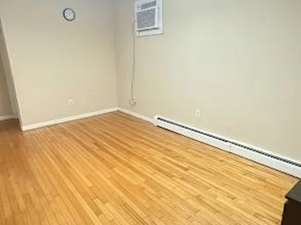 172 West 24th Street image 6 of 13