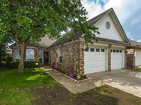 710 Harbour Town Dr, Lake Dallas, TX 75065