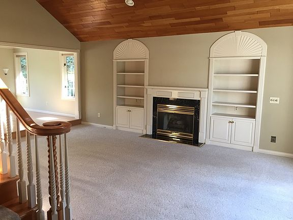 4th image of 1158 Waube Ln