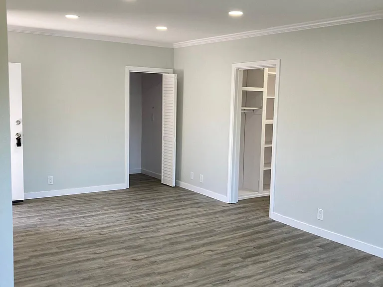 119 N Hayworth Ave #209 — Photo 3