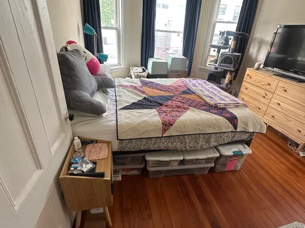 42 Harding St #2, Cambridge, MA 02141