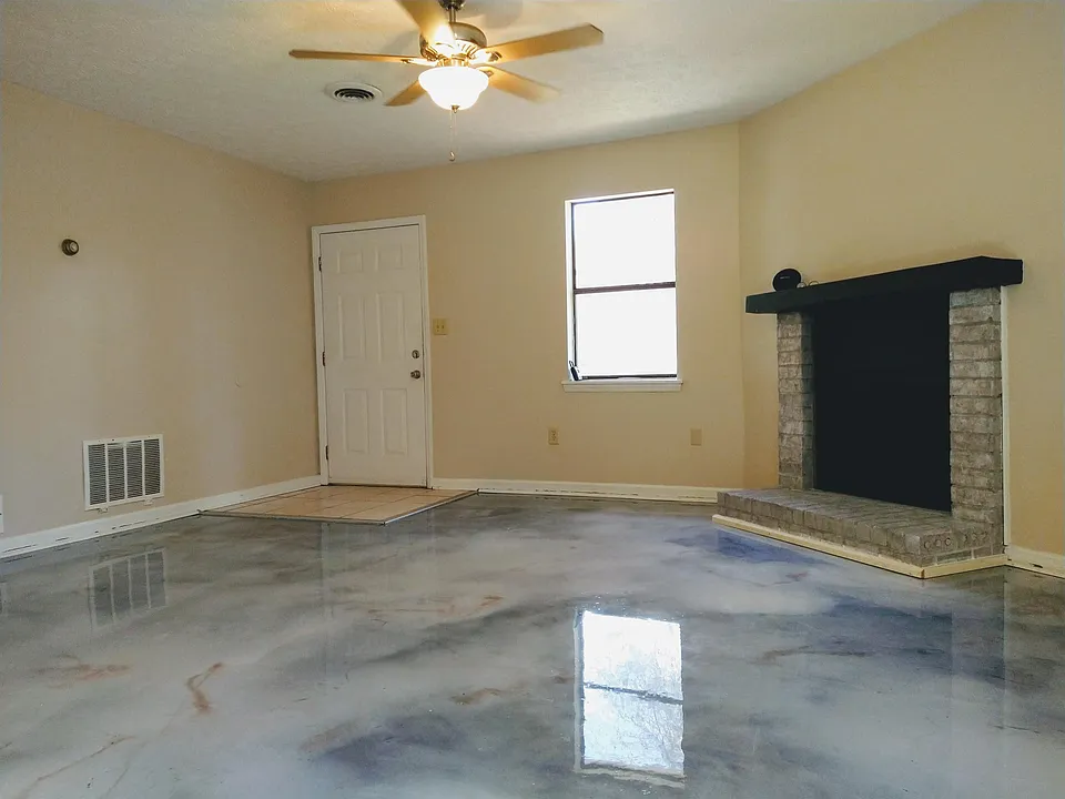 147 Amanda Ct