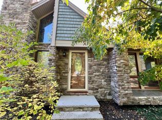 38699 Overlook Dr, Grafton, OH 44044