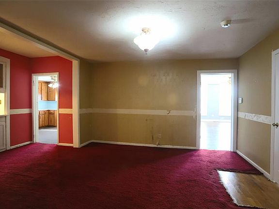 5th image of 502 E Schmid St
