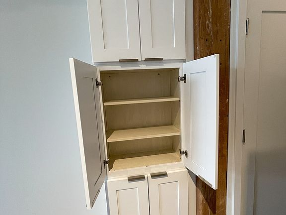 Kitchen pantry