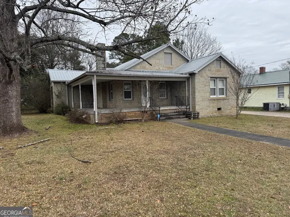 96 Carey St, Elberton, GA 30635