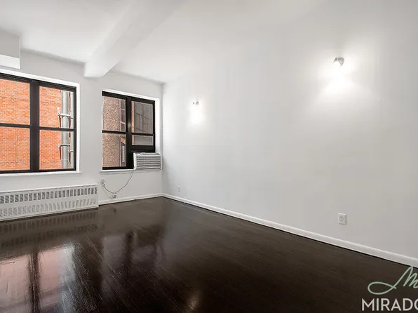 43 West 16th Street image 2 of 5