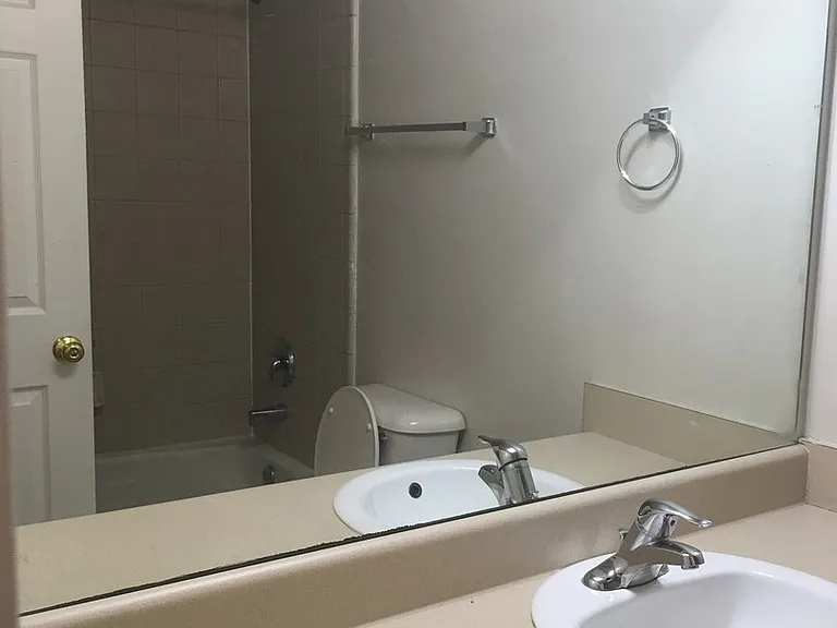 Chateau Montagne Apartments — Photo 15