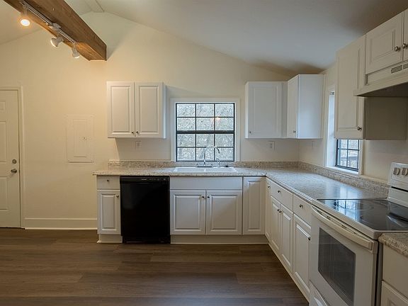 3rd image of 4616 Edison Ave