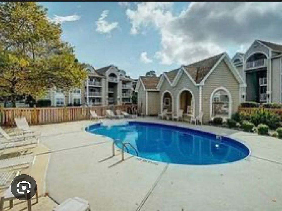 1st image of 2221 Lesner Cres