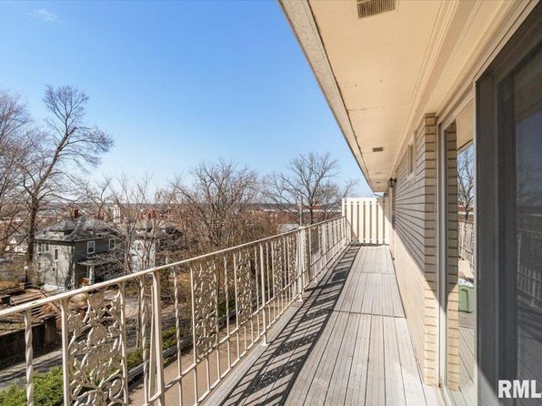 930 17th St APT 24, Moline, IL 61265