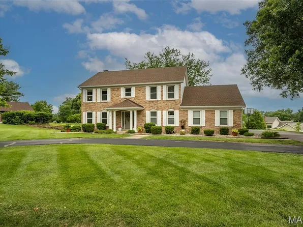 308 Willowpointe Dr, Saint Charles, MO 63304