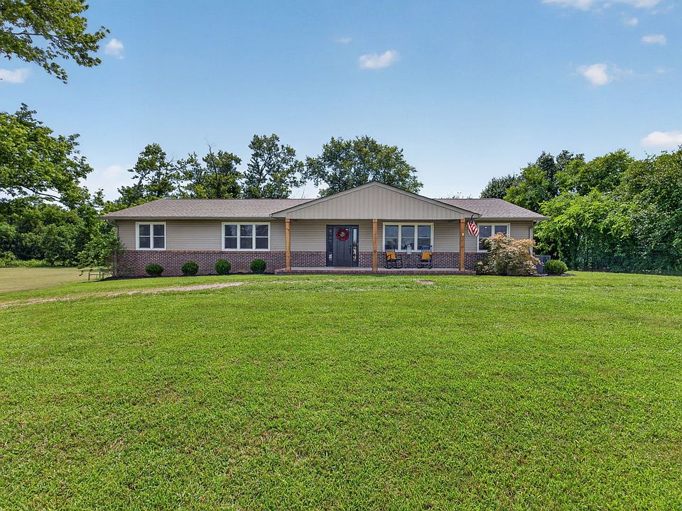 1st image of 926 Dyer Cir