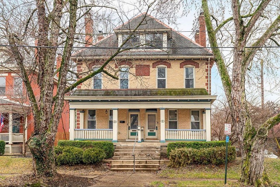 1st image of 239 W 1st Ave