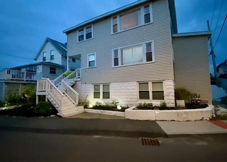 106 Bay St — Photo 17
