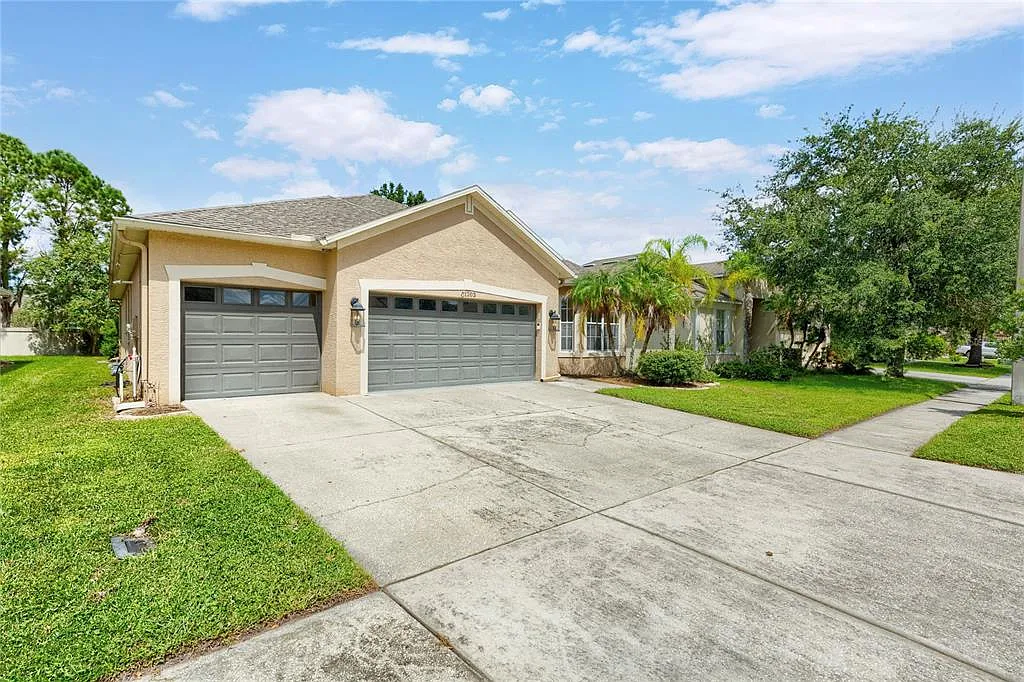 4 bed, 3.0 bath, 2162 sqft, $2,895 — Photo 2