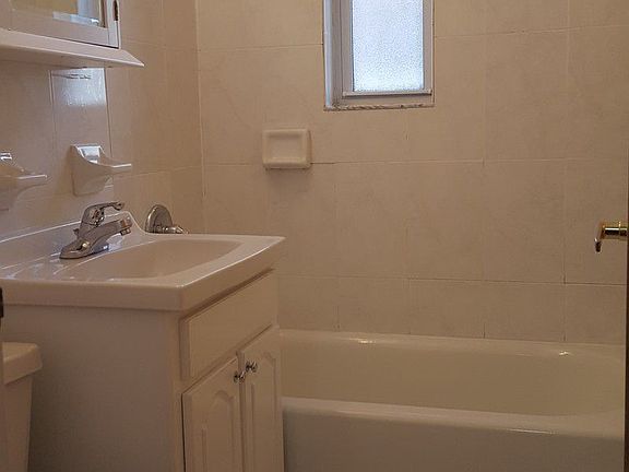 4th image of 86 W 12th St APT 1B