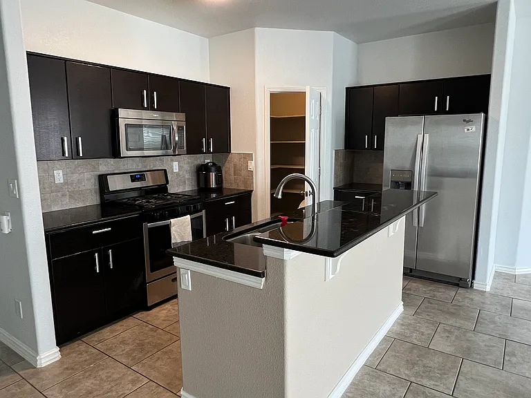 14636 Hunters Grove Ave — Photo 17