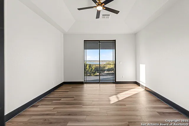 141 Oak Shores Dr — Photo 19