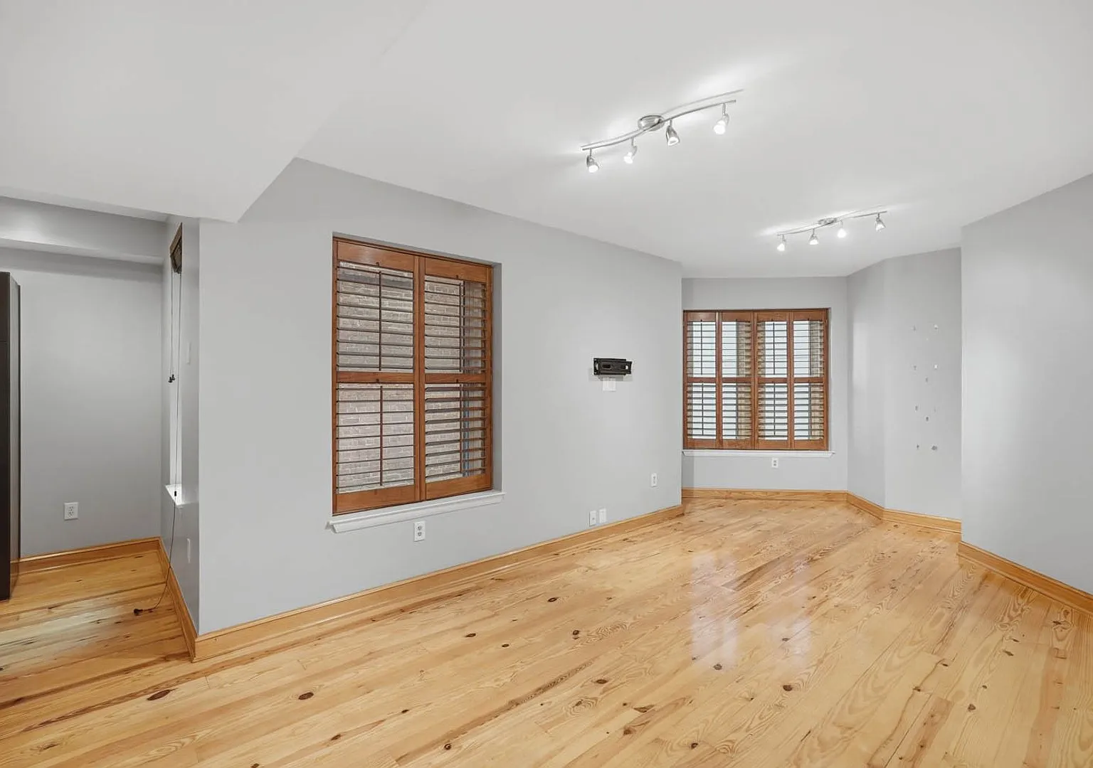 Adams Morgan Condo | 1 Bed | 1 Bath | 675 Sf — Photo 2