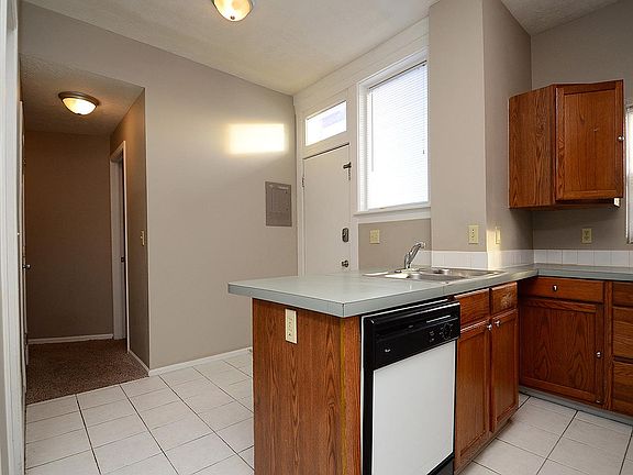 3rd image of 649 S 19th Ave APT 4