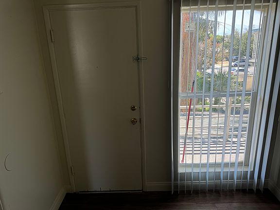 3rd image of 1309 N Mountain View Ave