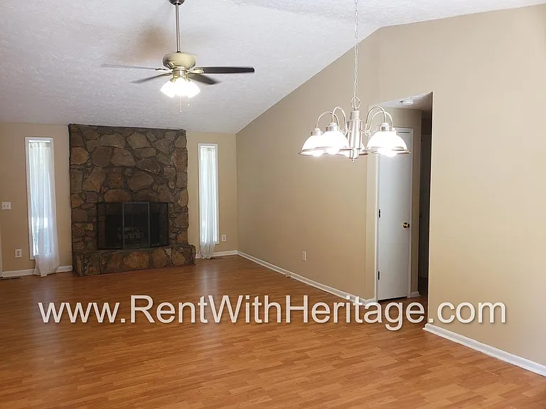4832 Timber Ridge Dr — Photo 20