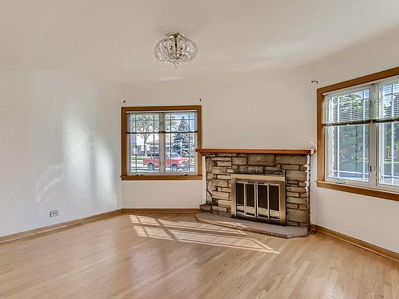 5th image of 2904 Lincoln St
